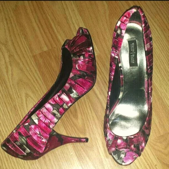 White House|Black Market Size 8½ M peep toe floral satin Heels - Picture 1 of 5